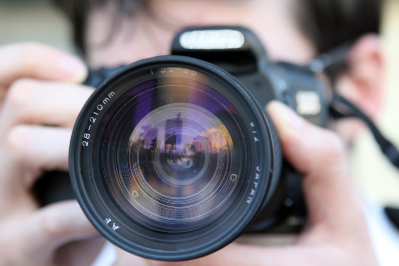 Újságírókra támadtak védettségi igazolvány ellenes tüntetők – videó