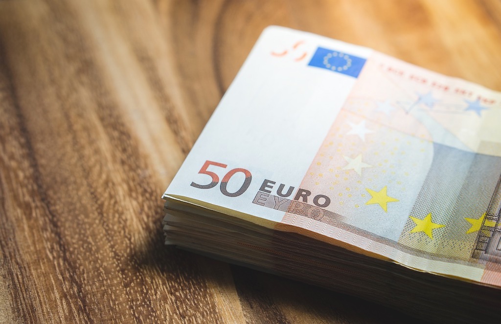 Döbbenetes összegű támogatást kapott a francia államtól egy munkanélküli házaspár
