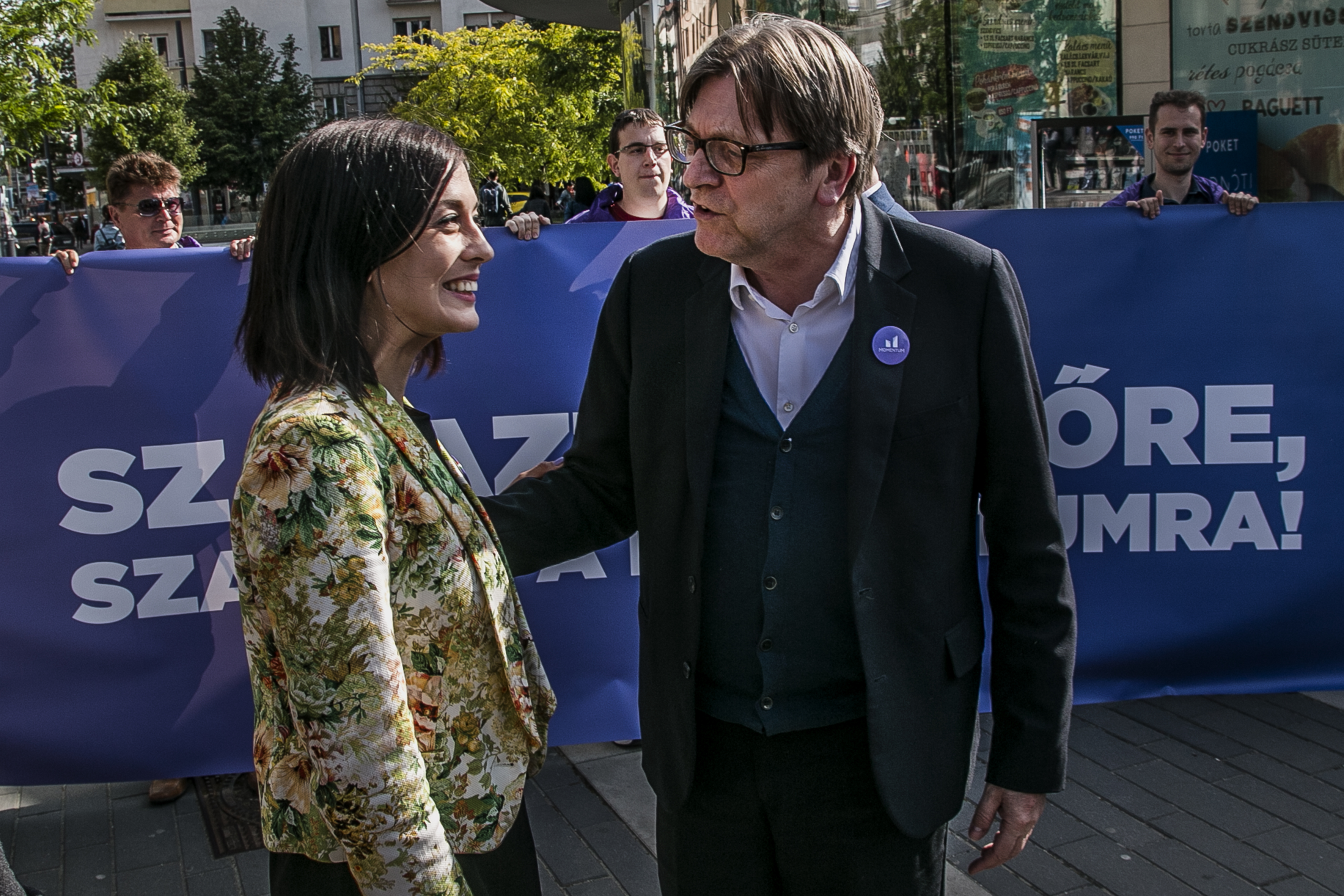 Az európaiaknak is szenvedniük kell a szankciók miatt – mondja a liberális képviselő