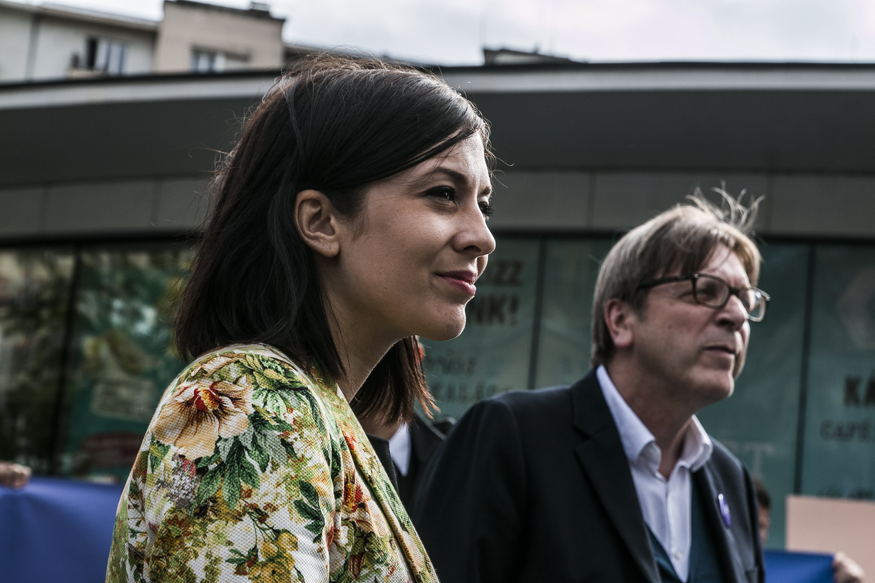 Százmilliós adótartozások a liberális EP-képviselő családjának botrányában