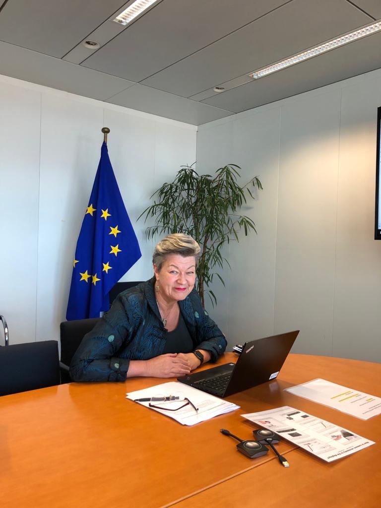 Előremenekült az uniós biztos: már tudja, hogy senki sem lesz elégedett az új migrációs csomaggal