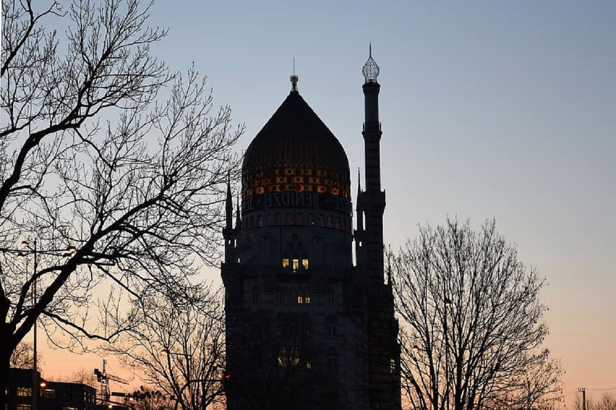 Nem tudják megakadályozni az illegális mecset építését