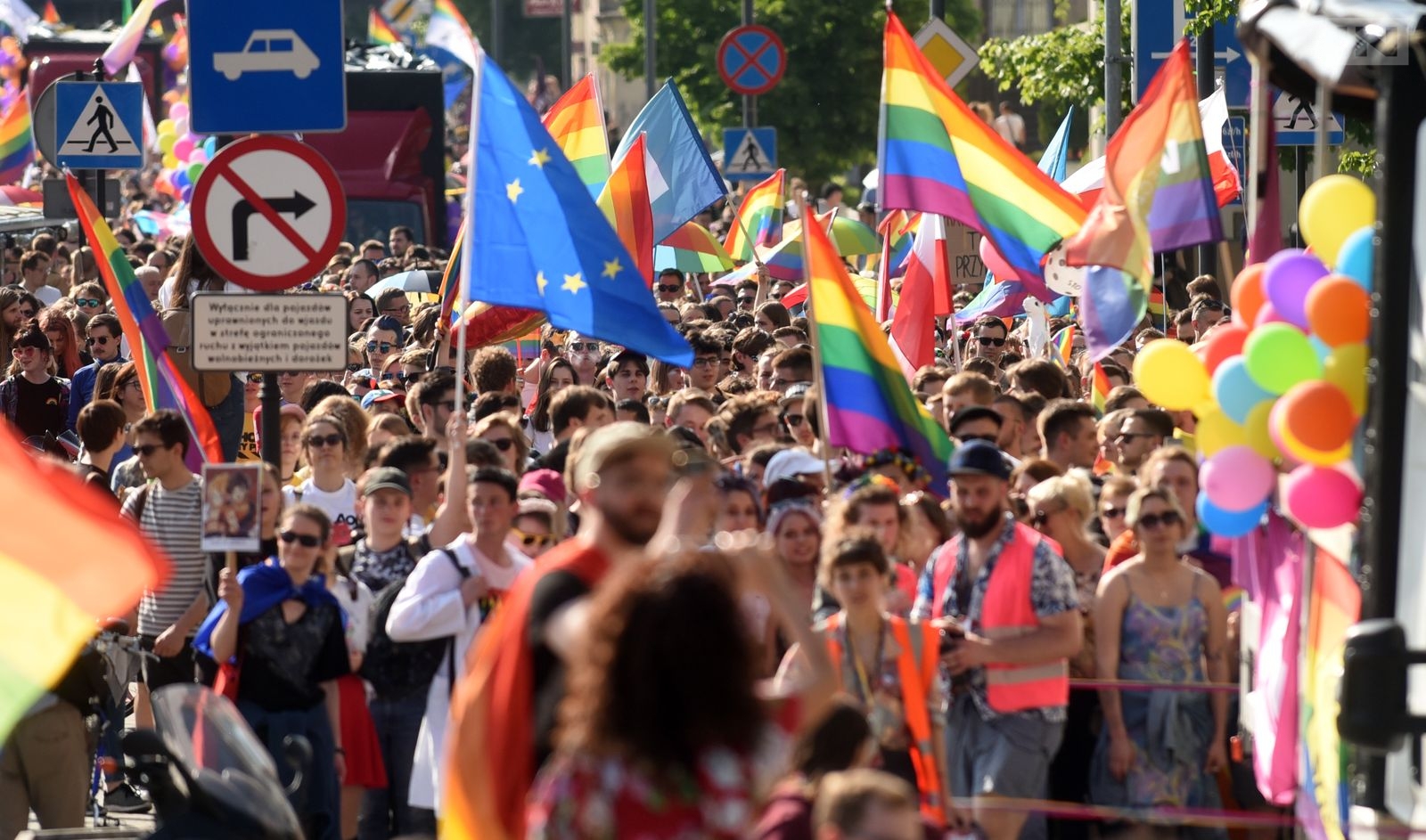 Mayor spectacularly surrenders to LGBTQ lobby