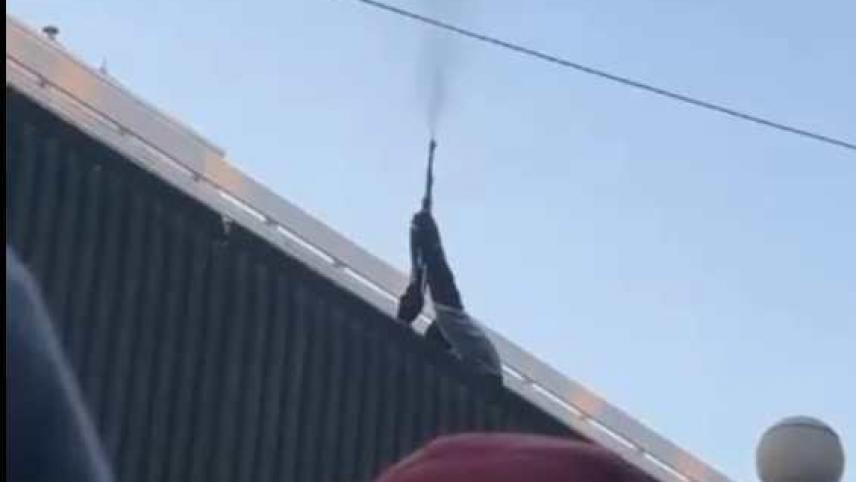 Fényes nappal géppuskával lövöldöztek a fővárosban – videó