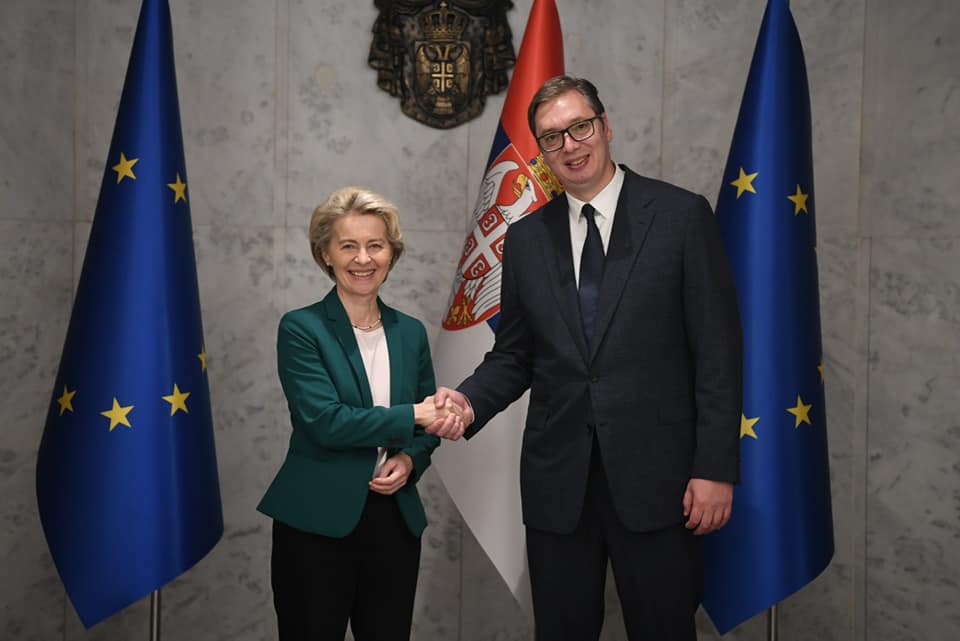 Hiába a brüsszeli pénz, nem szankciózik az európai ország