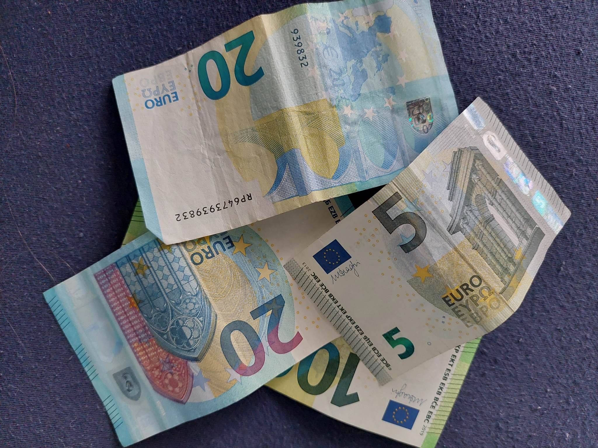 Nagyobb fizetést akarnak a munkavállalók