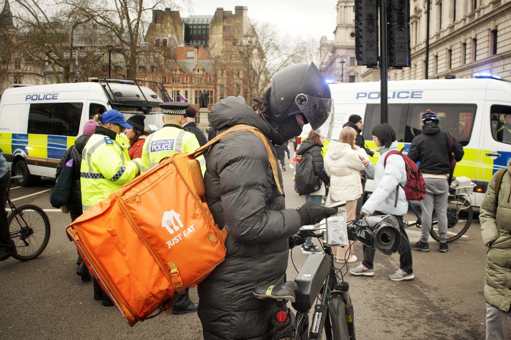 Migrants Buck Employment Rules, Working Under Different Names Without Permits