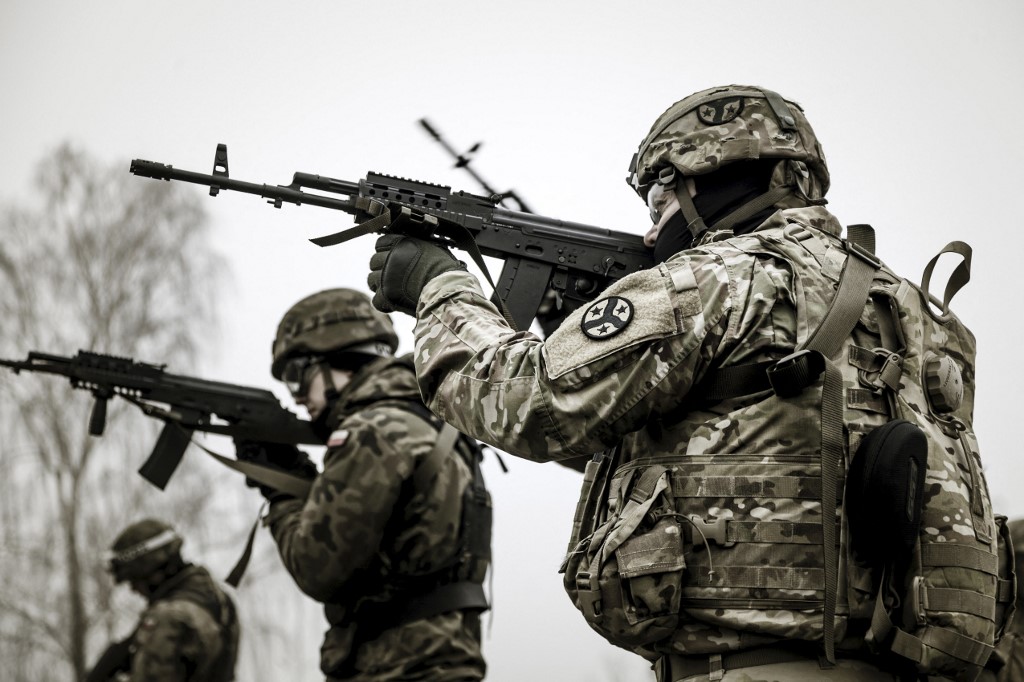 Félmilliós hadsereget tervez Lengyelország