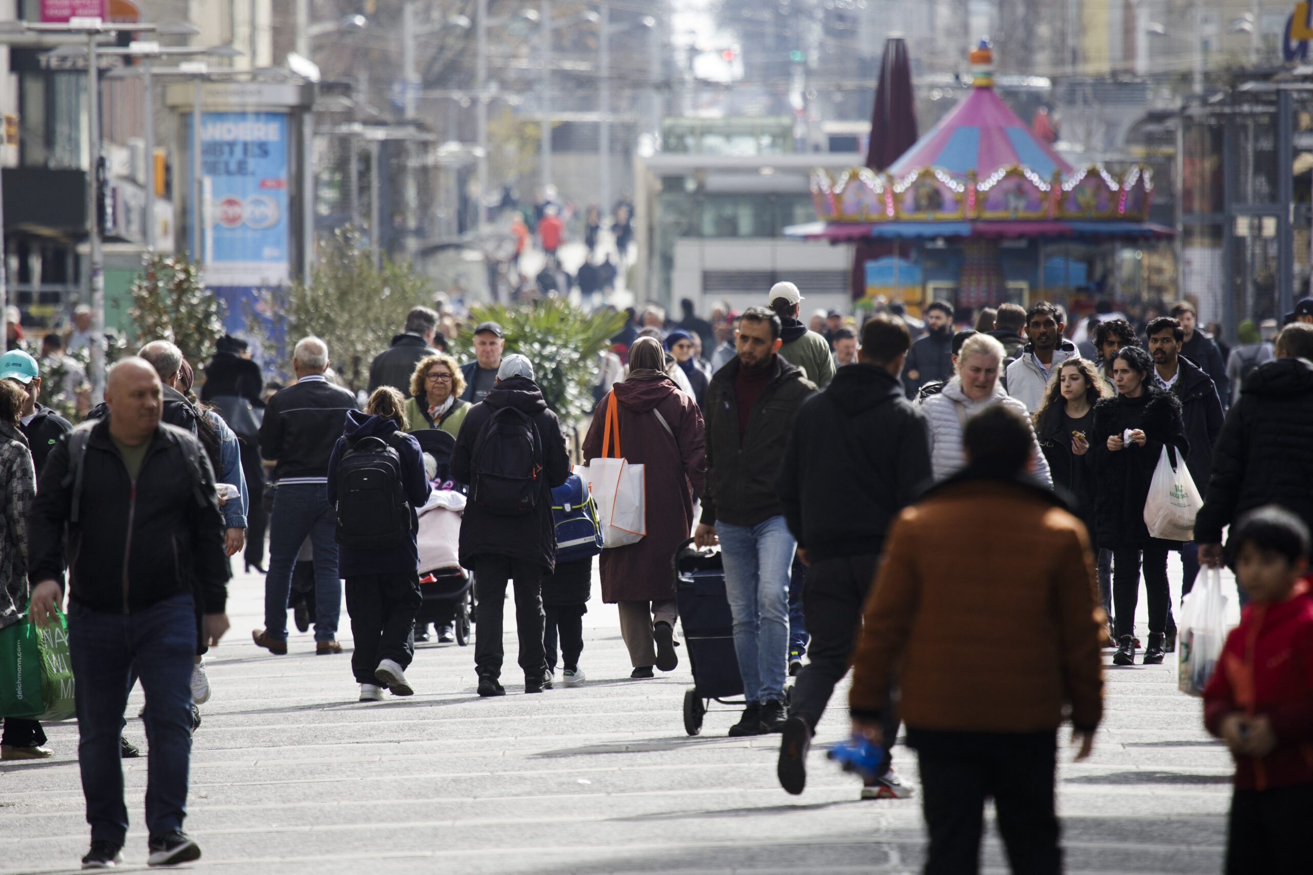 Tízezrek kérhetik honosításukat, az FPÖ figyelmeztet
