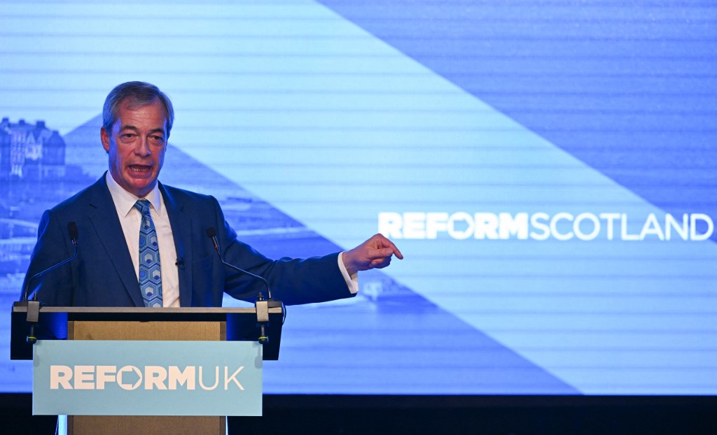 Nigel Farage határozott lépésre készül