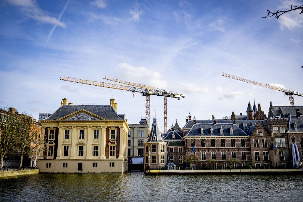 Átütő döntés: a Muszlim Testvériség betiltása mellett voksolt a holland parlament